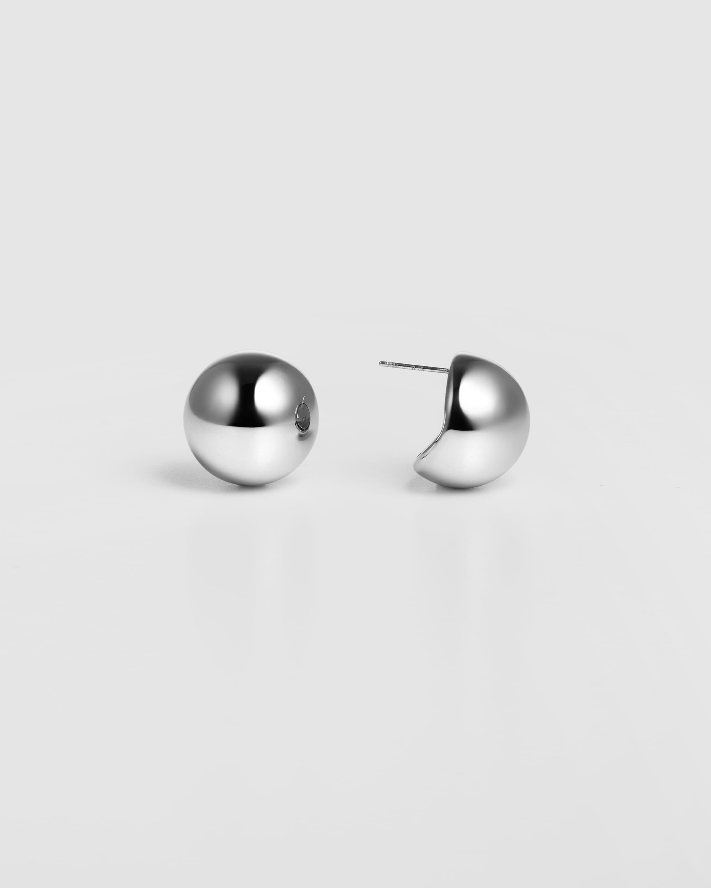 Light Dome Studs [L] - 예약 발송 - 2