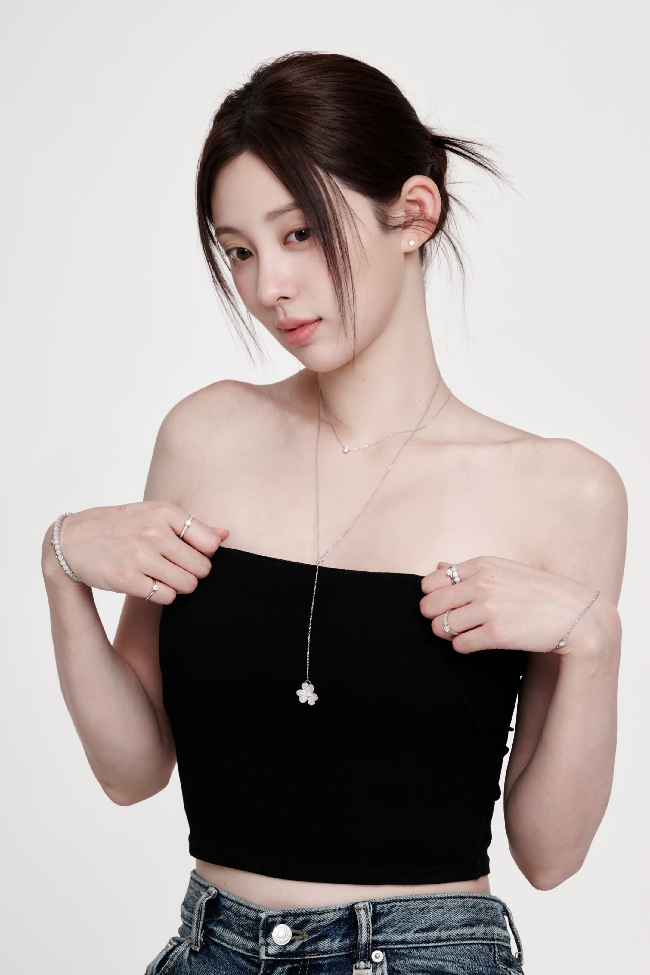 Sky Figure 에디토리얼 컷 50